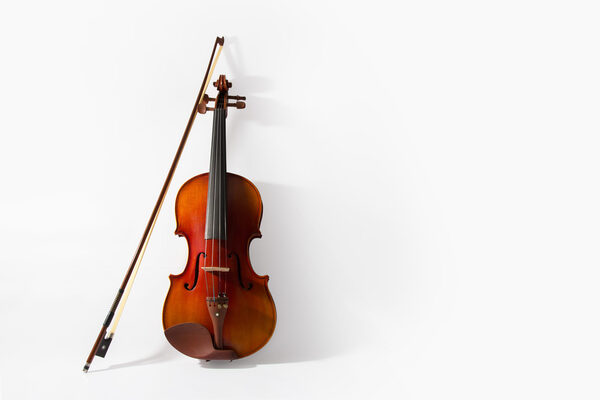 Violine mit Bogen