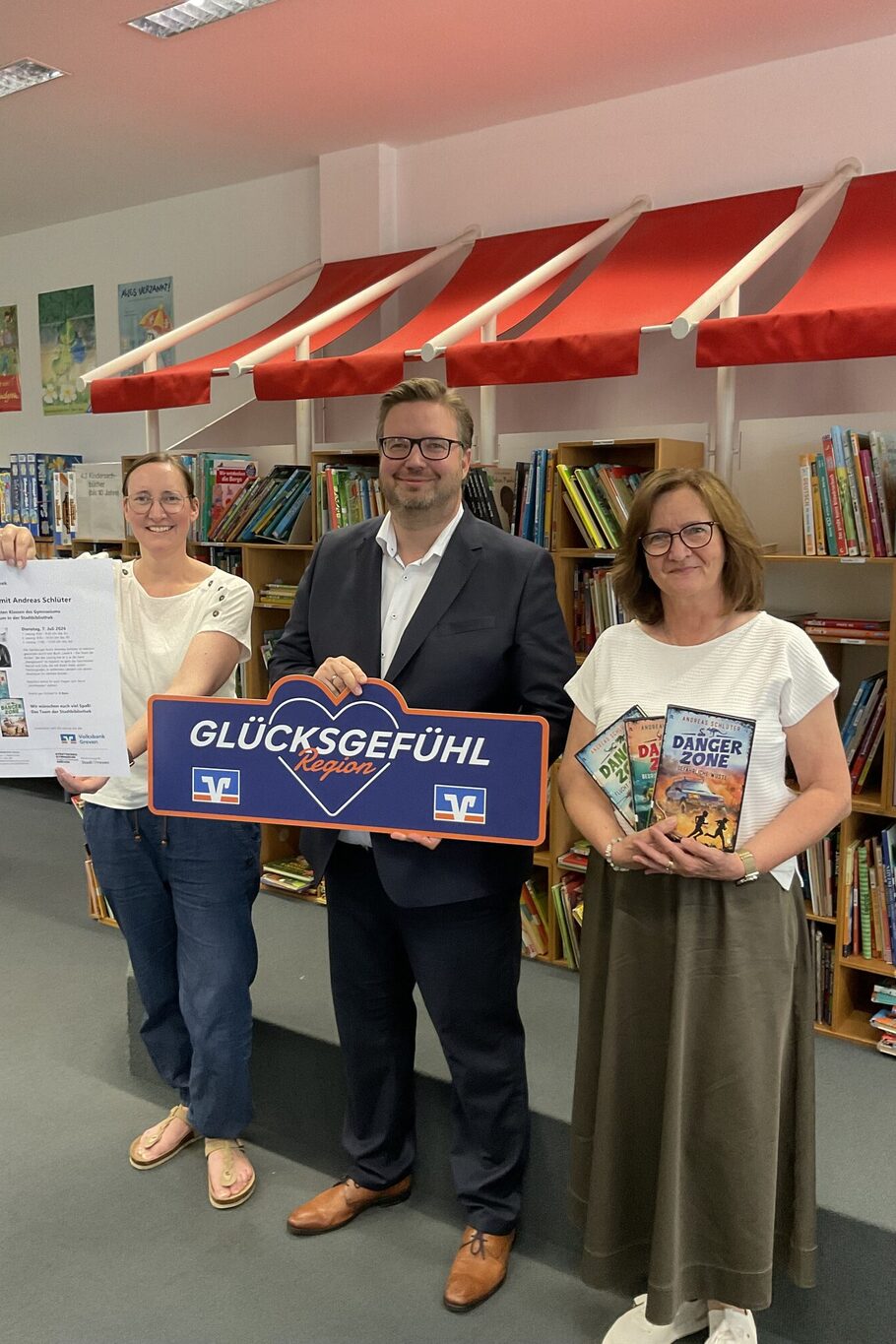 Anne Thiemann (Bibliothek), Christoph Wiegelmann (Volksbank) und Uta Ernst (Gymnasium)